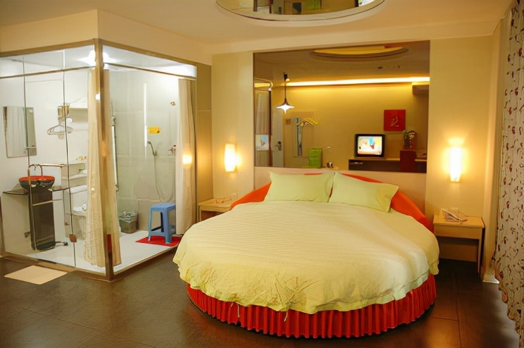 为什么情侣房的床是圆的,为什么情侣酒店都是用圆床