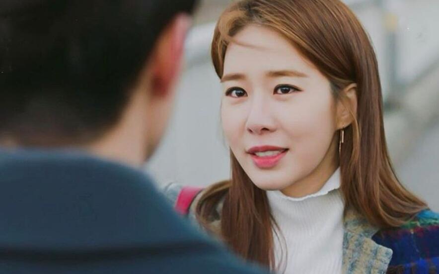 刘仁娜眼影画法视频,刘仁娜触及真心白裙子加针织衫