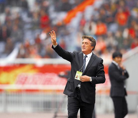 鲁能球迷悼念安蒂奇,鲁能球员痛哭安蒂奇