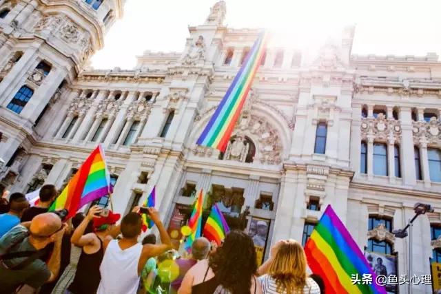 我是同性恋，更容易感染艾滋吗？李银河：避而不谈才是大问题