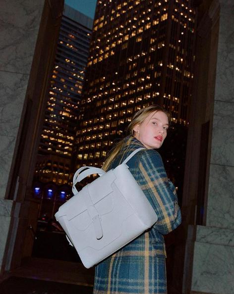 买一个品质好的女士双肩包,小女生适合背的双肩包推荐