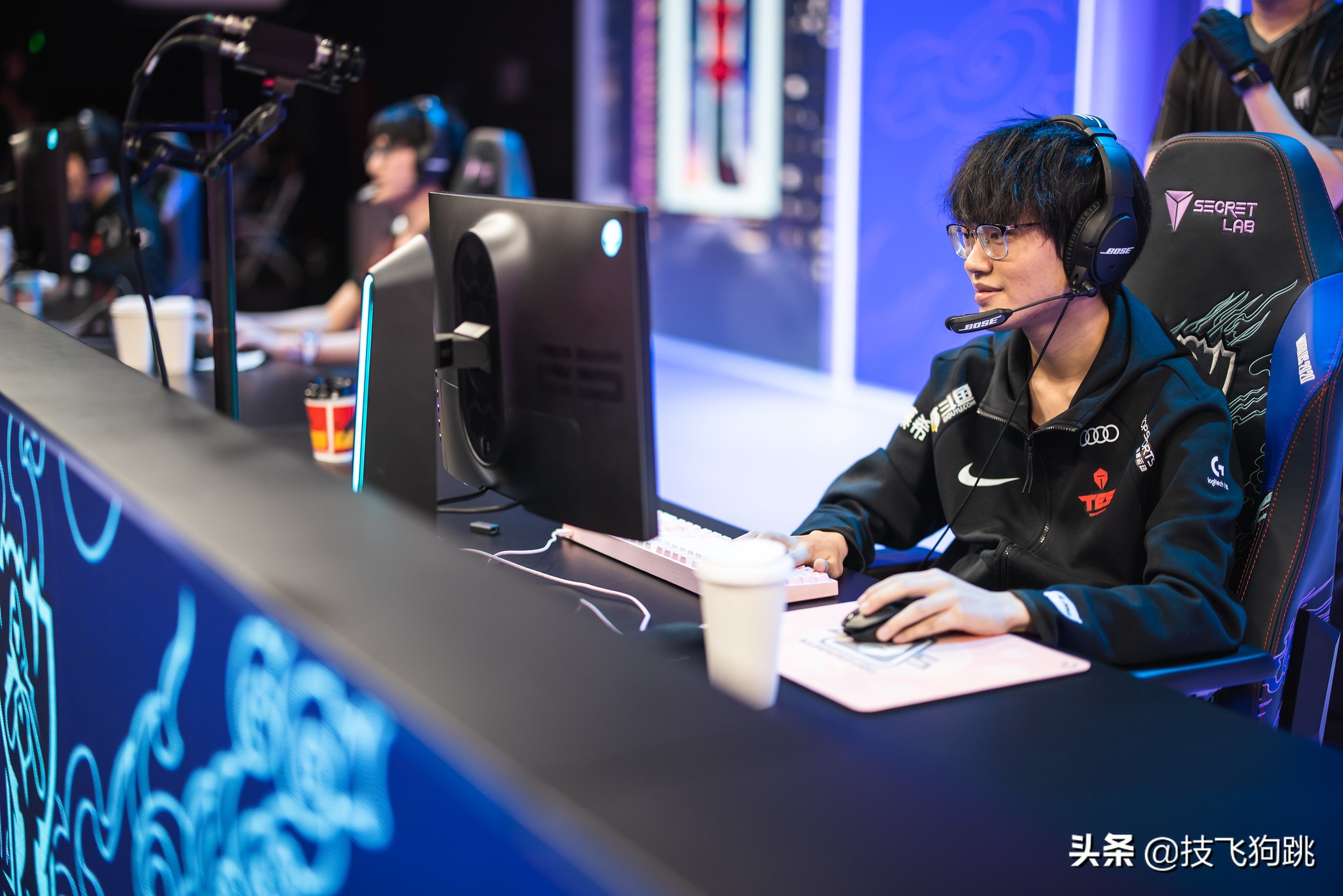 罗技g502lightspeed无线鼠标,打csgo鼠标dpi多少合适罗技g502