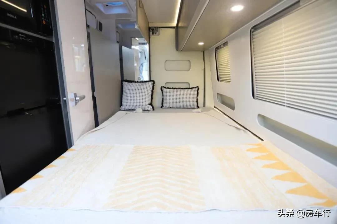 飞翔依维柯房车b型后厨卫,飞翔依维柯b型房车