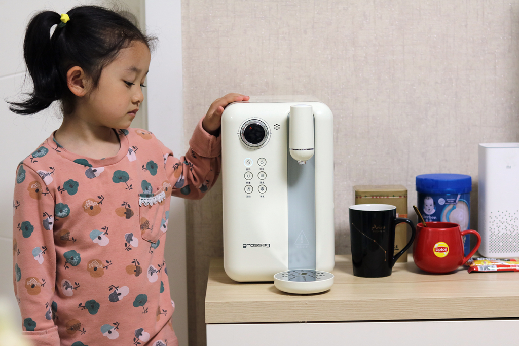 恒温可调半导体制冷水机,grossag和魔凡饮水机哪个好