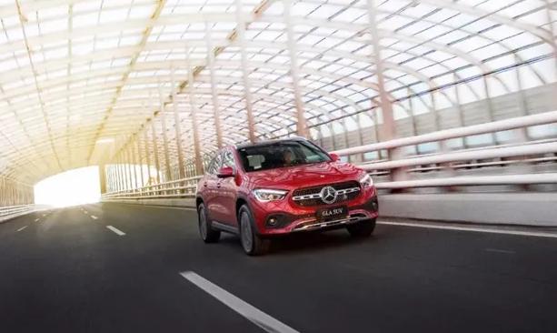 入门即豪华试驾奔驰全新gla200,奔驰gla2004matic和gla200区别