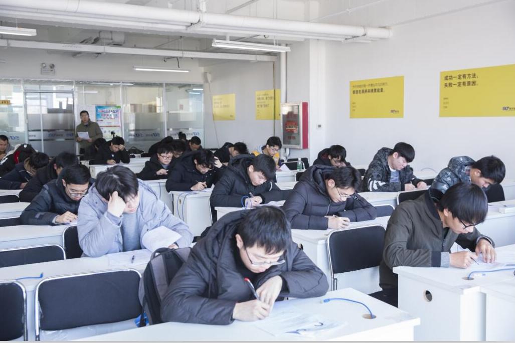 如何让码农直通CTO？探访百战卓越班的衡水中学模式