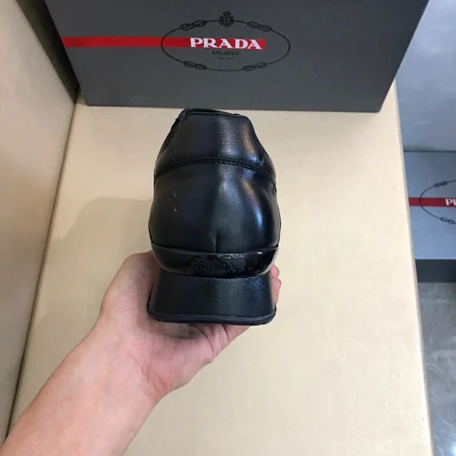 普拉达最新专柜爆款,普拉达漫步鞋中国市场