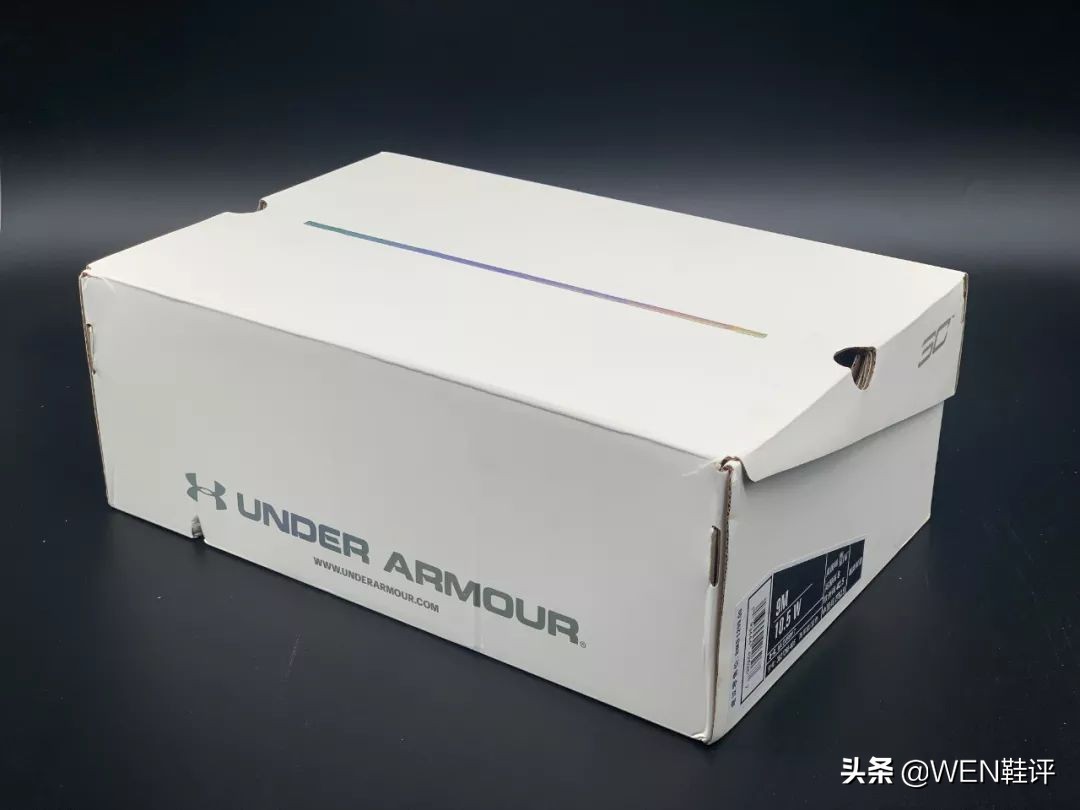 致敬粉丝！鞋面、中底再升级，库里7*开代**箱解读，你觉得如何？