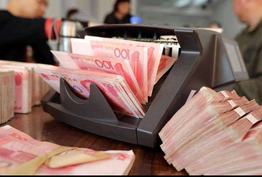 银行忽悠我买了理财保险可以退吗,去银行存款被忽悠办了分红保险