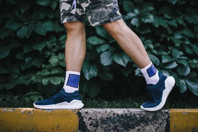 比“裸奔”还爽的脚感，70元穿出千元的感觉，竟然还有“踩屎感”