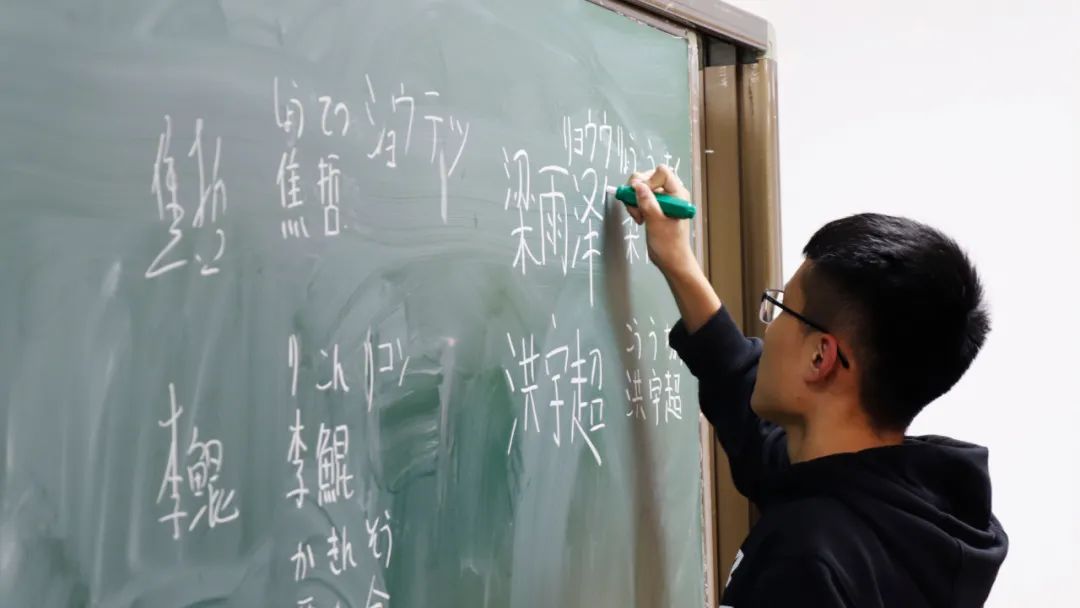 东方红小学兴趣班,北京东方红学校特色课程