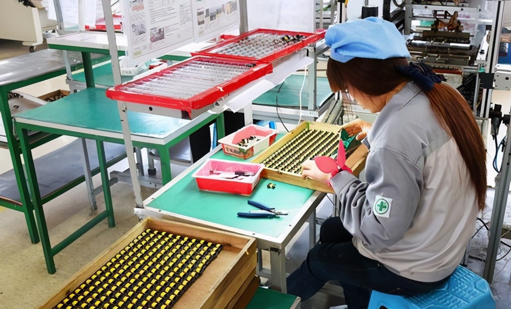 为什么怀孕好好的突然孩子畸形了,怀孕好好的怎么突然就停胎了