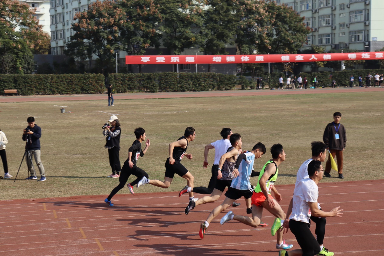 男子团体女子团体比赛,田径比赛中荣获佳绩