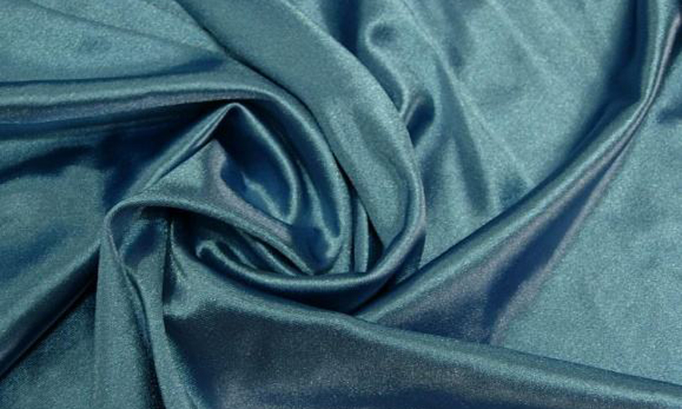 不同身材选择泳衣的方法,身材不好女士如何选泳衣