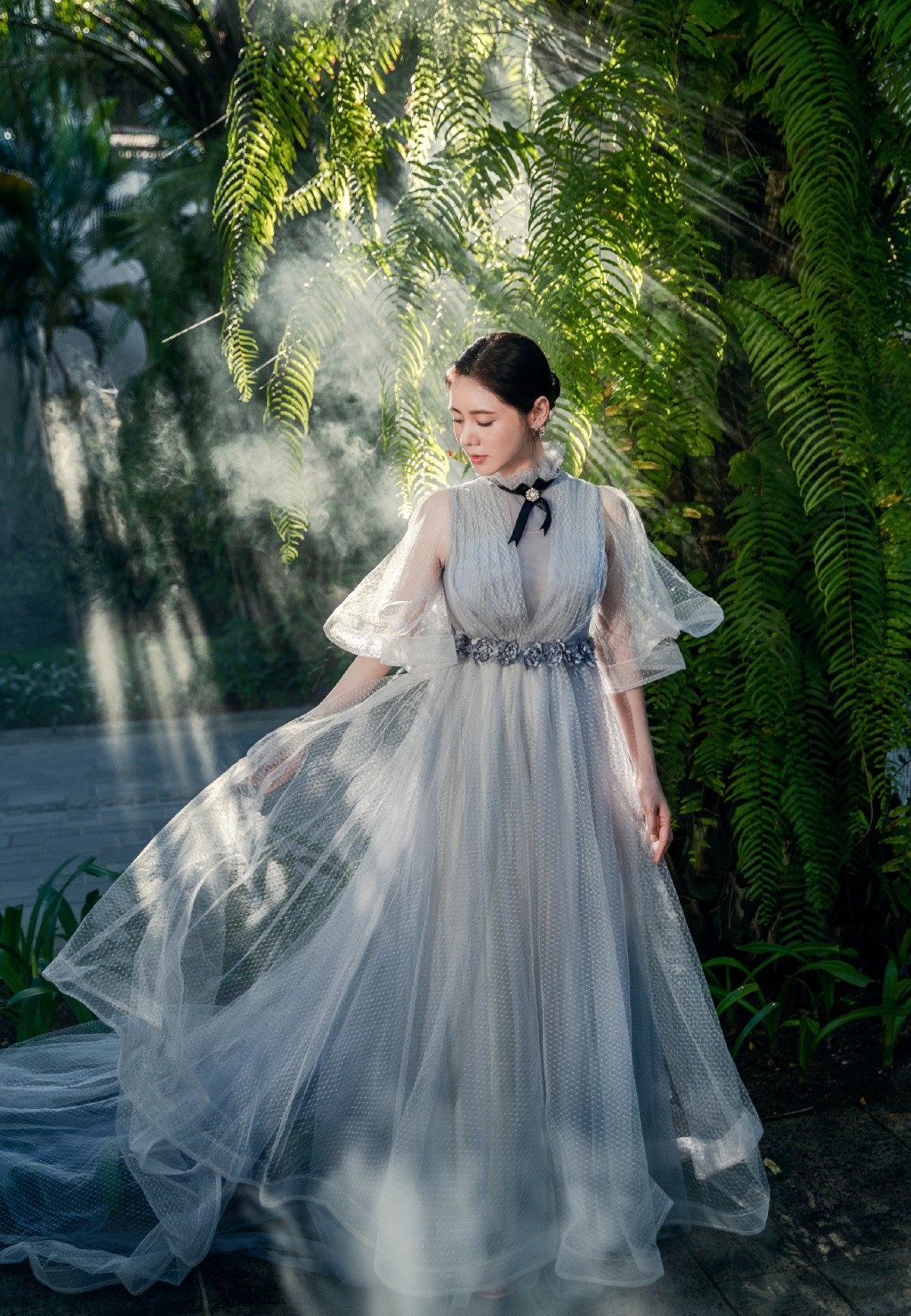 因《回家的诱惑》红遍中国，今穿棒球服配百褶裙，41岁依旧少女