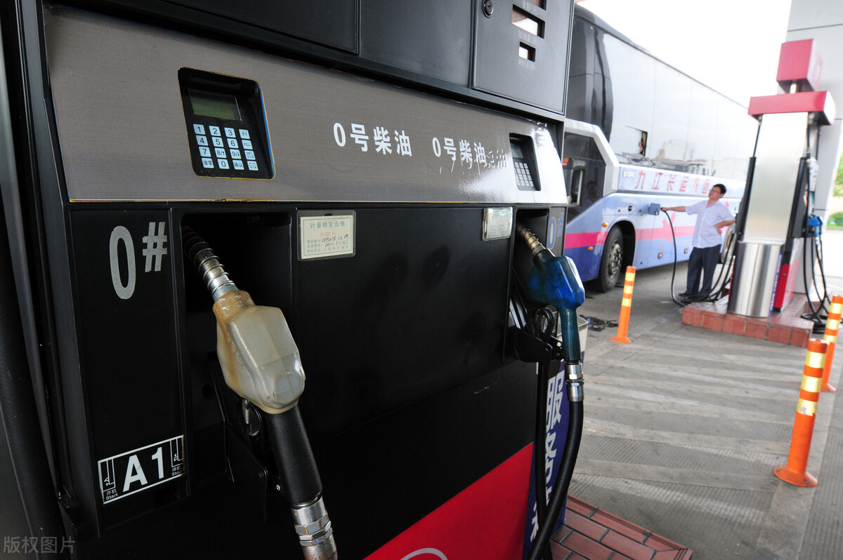 新手怎样开自动车比较省油,新手怎么跑滴滴最省油