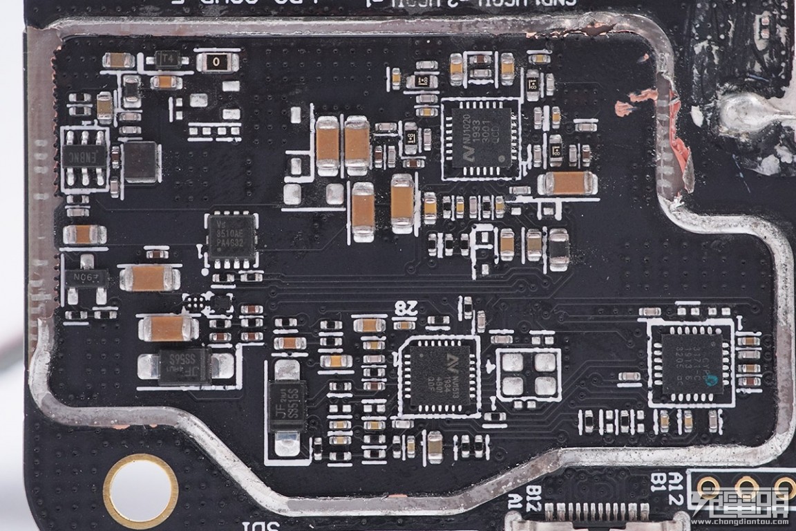 小米升降式无线充和80w无线充对比,小米20瓦无线充拆解