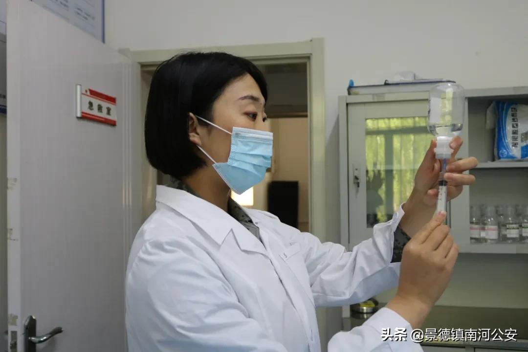 白衣执甲护士图片大全,白衣执甲医护工作者