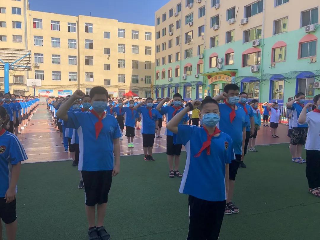 你好,*旗国**——求实小学全员复学后校园第一次升旗仪式暨开学礼微记