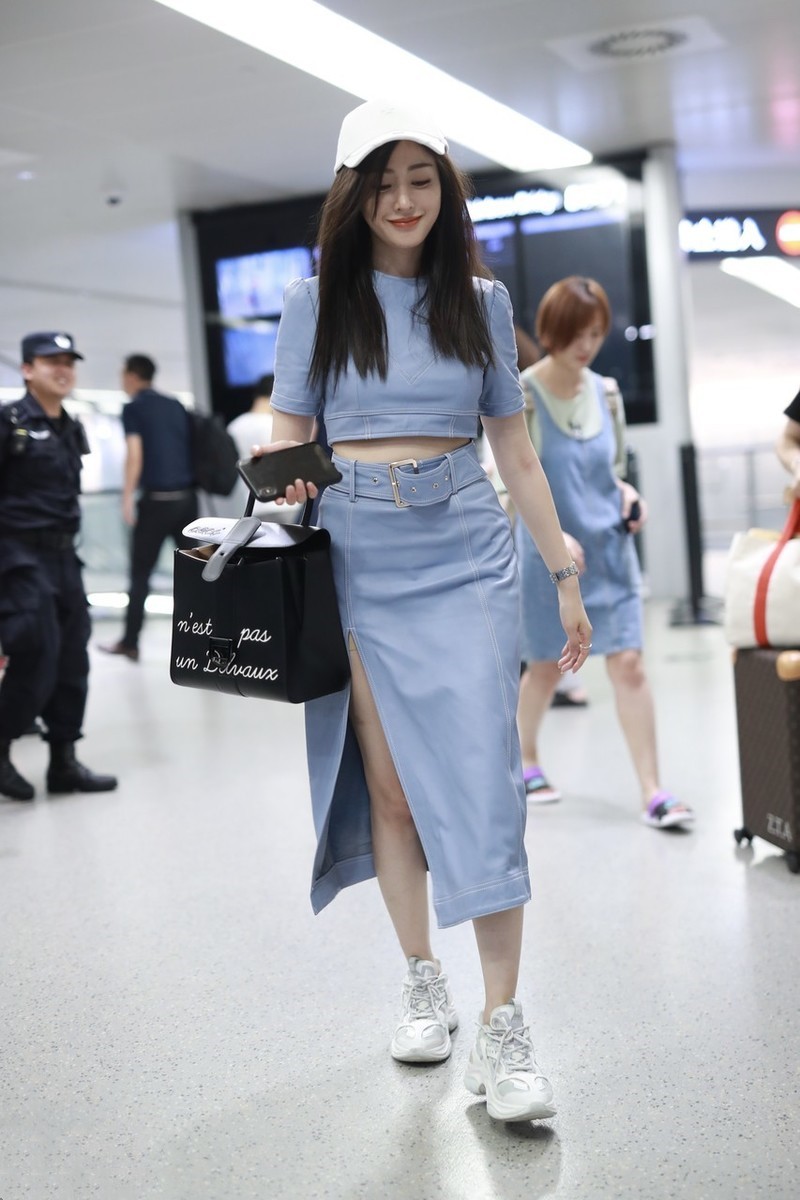 张天爱蝴蝶结镂空裙秀紧致曲线,张天爱同款紧身裙