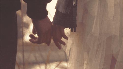 为什么有的人总喜欢虐对方,为什么会对一个人产生病态迷恋