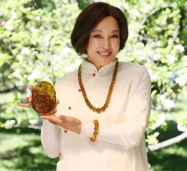 蜜蜡首饰十大克星,佩戴蜜蜡的注意事项