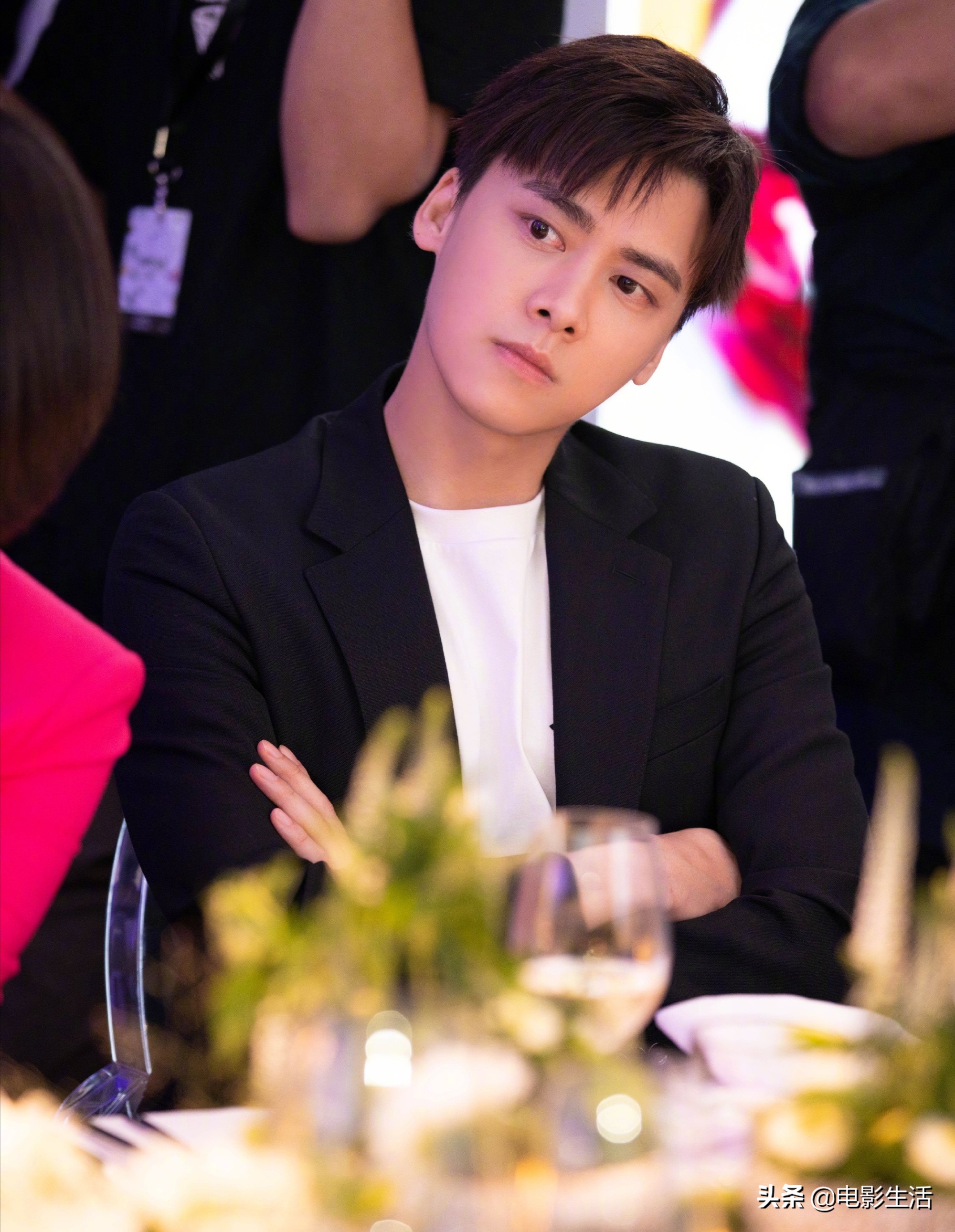 镜双城李易峰上热搜,李易峰拍镜双城的理由