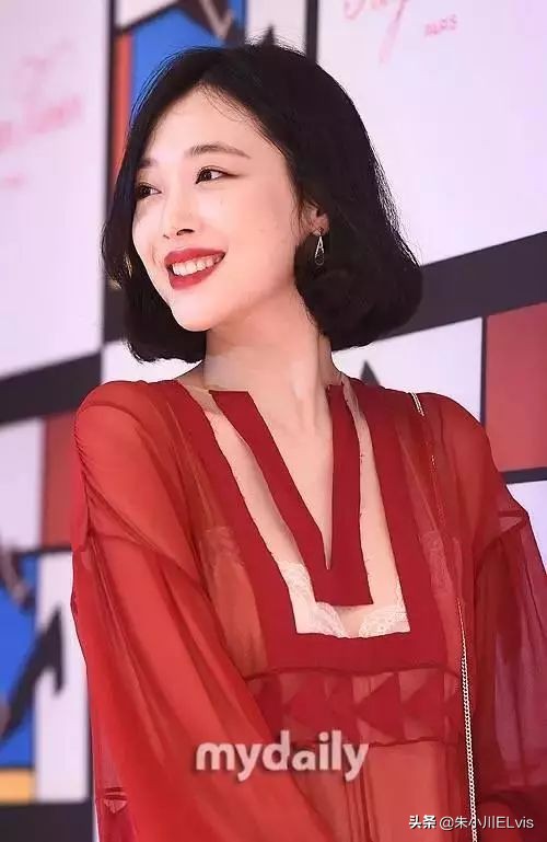 崔雪莉直播头发蓬松貌美依旧,崔雪莉头发浓密