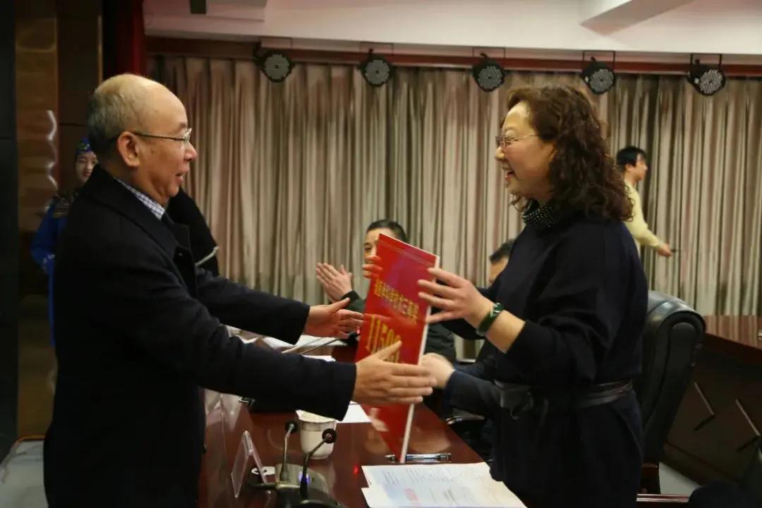 人民医院总结表彰,第一医院七一表彰大会