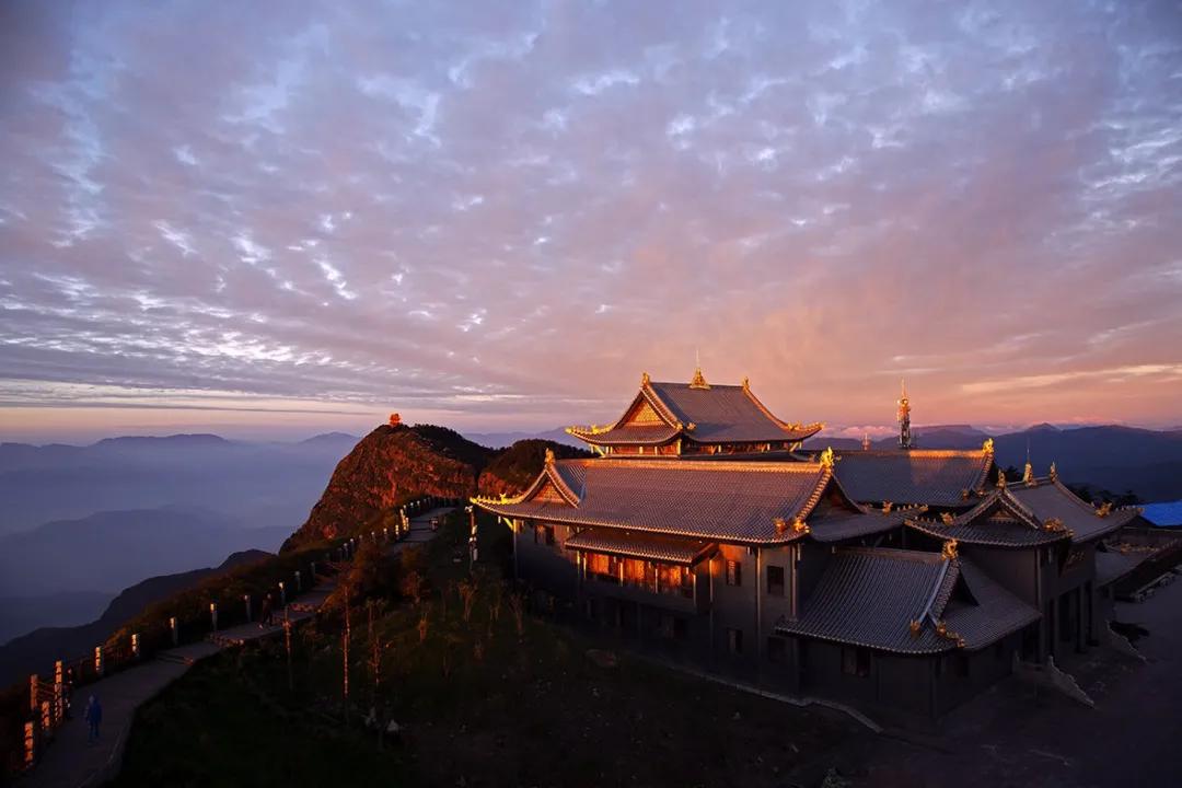 四川哪座城市被称为海棠香国,四川适合周末度假的地方