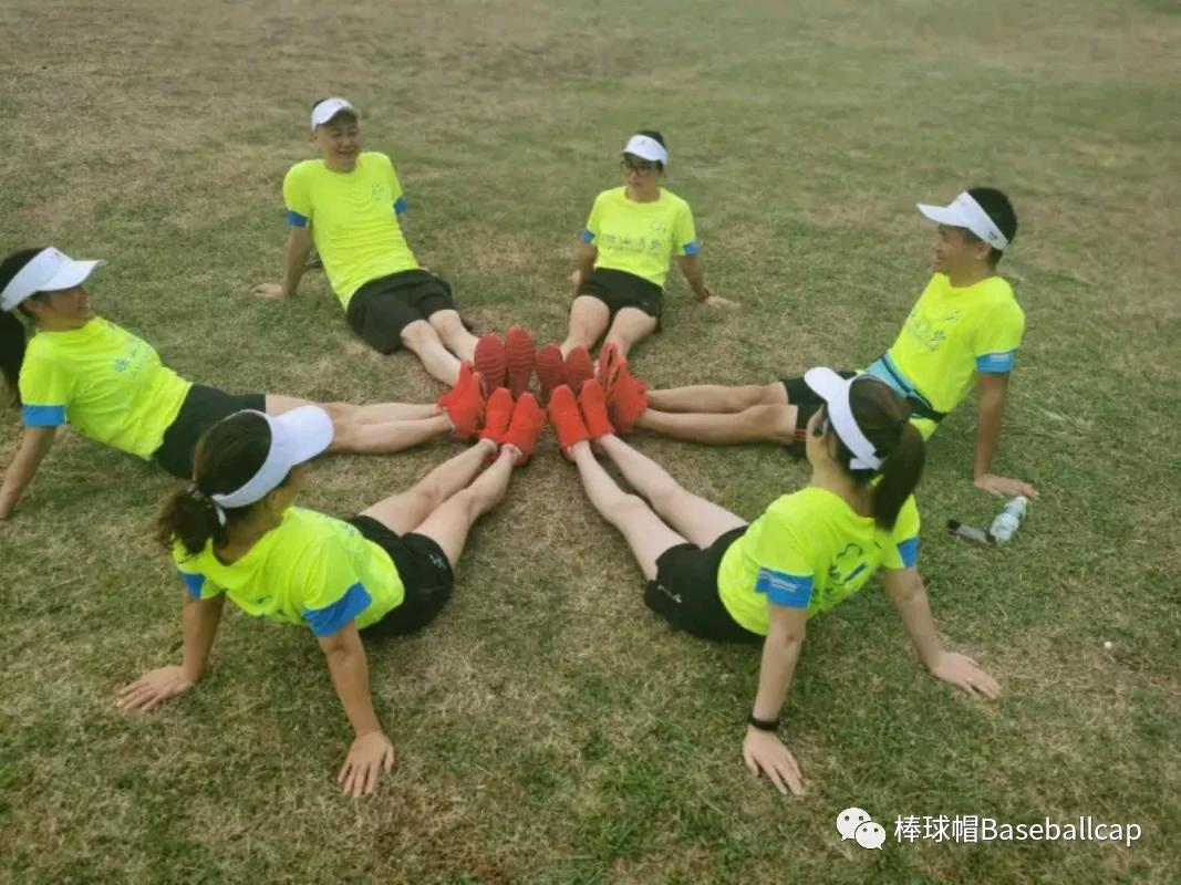 跑马需要空顶帽,跑马戴空顶帽还是速干帽