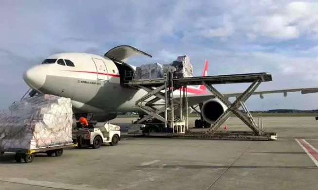 温州侨胞向土耳其灾区捐赠物资,温州华侨包机送物资