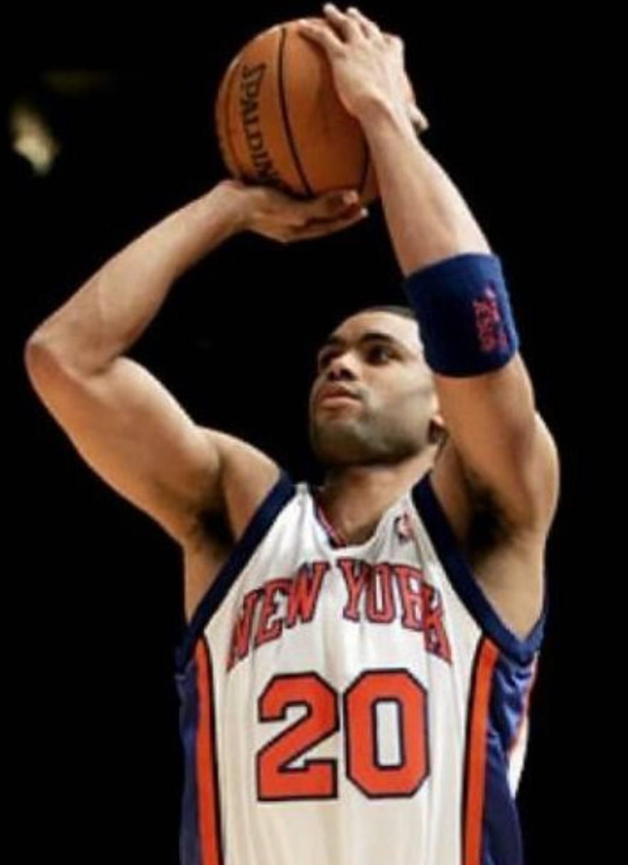 他身穿1号球衣，单场砍下1+1+1+1+1+1，这数据也太奇葩了