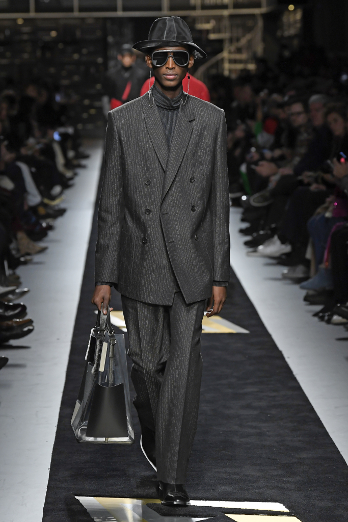 米兰时装周fendi2022春夏系列,米兰时装周2019秋冬fendi价钱