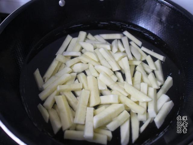 教你在家做薯条成本不到3块钱,自制低温酥脆薯条