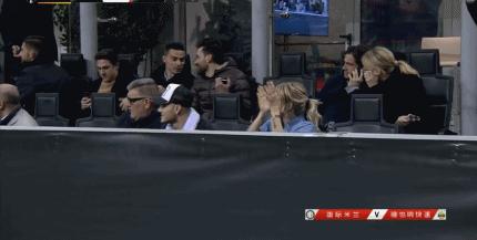 2弟汗颜吗!国米前队长进球疯狂拍队徽庆祝当年袖标被扒毫无怨言