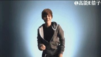 贾斯汀比伯浪了一圈归来还是少年,贾斯汀比伯晒自曝右脸面瘫