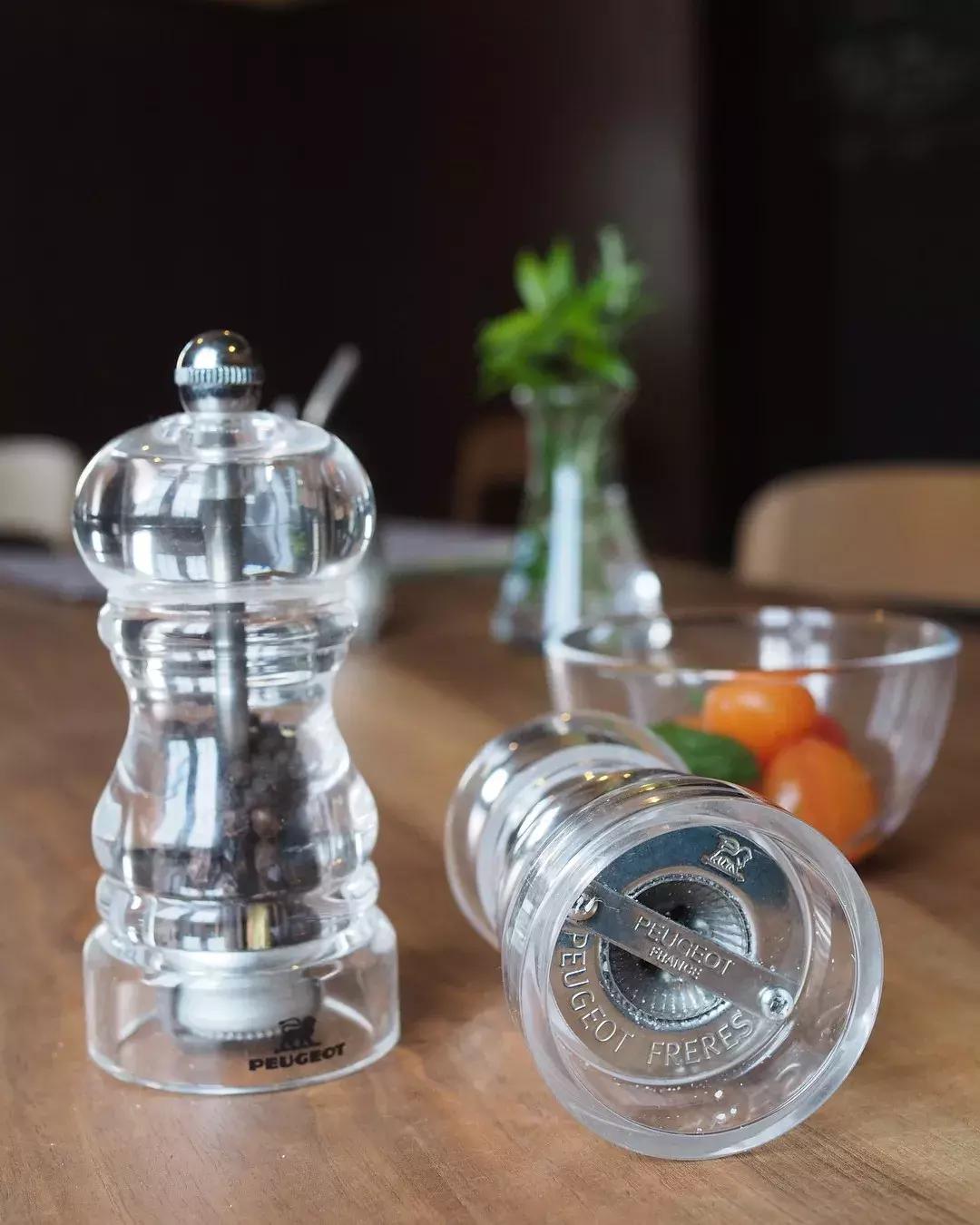 黑胡椒白胡椒香料介绍,山胡椒怎么分白胡椒和黑胡椒