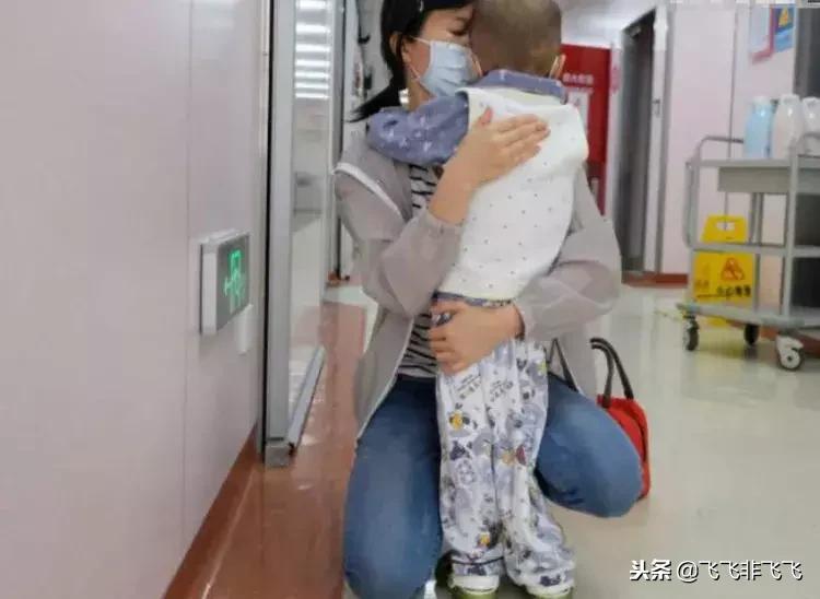 狠心妈妈扯掉病重儿子的氧气管，第二个孩子下不去手，不愿放弃