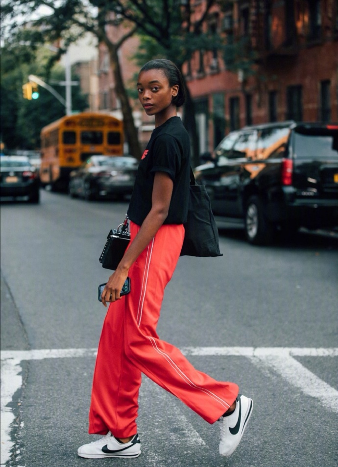 这个春天牛仔裤要这样穿才时髦,少女春夏裤子牛仔裤