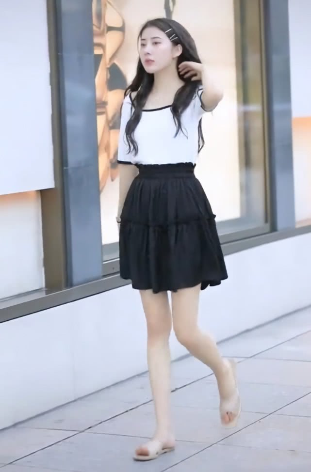 最适合年轻人穿的新潮鞋,潮鞋最火的白色加黑色