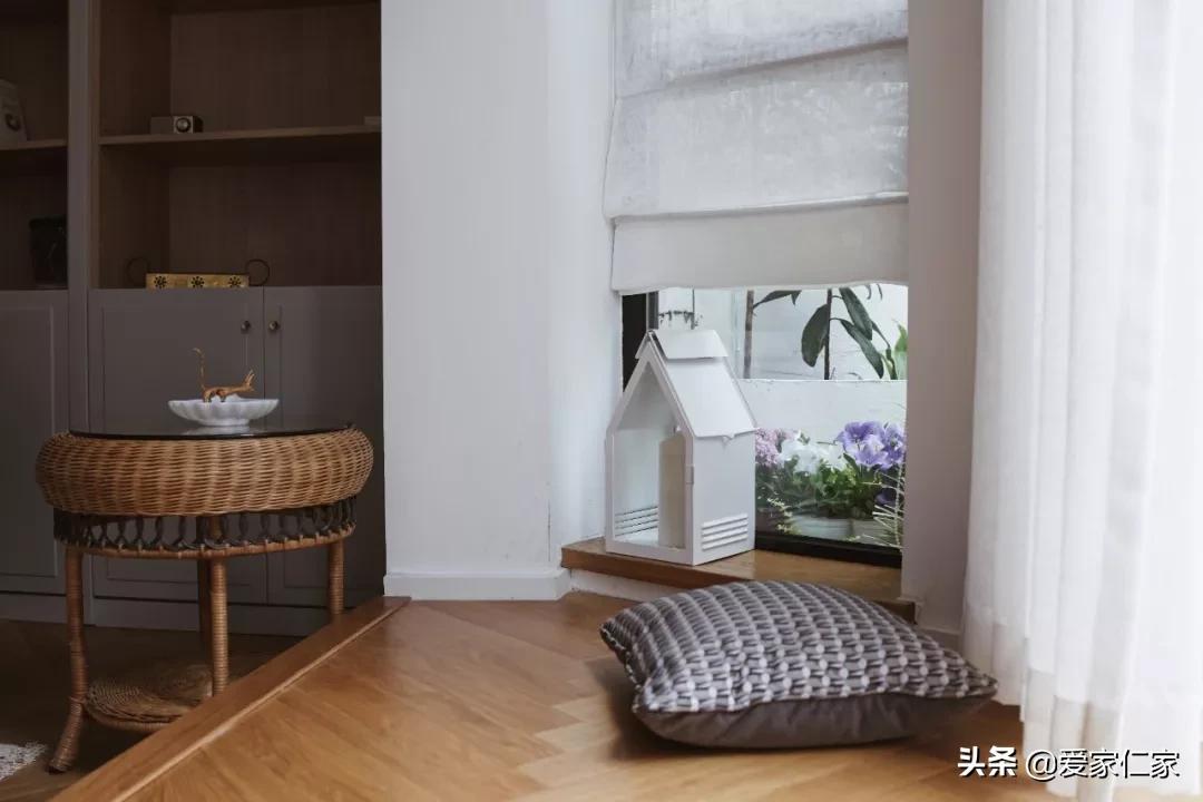 她买下32㎡上海老旧学区房，为女儿打造小桃园，20㎡超舒适大庭院