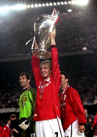 足球感人瞬间贝克汉姆,2002贝克汉姆贝氏弧线