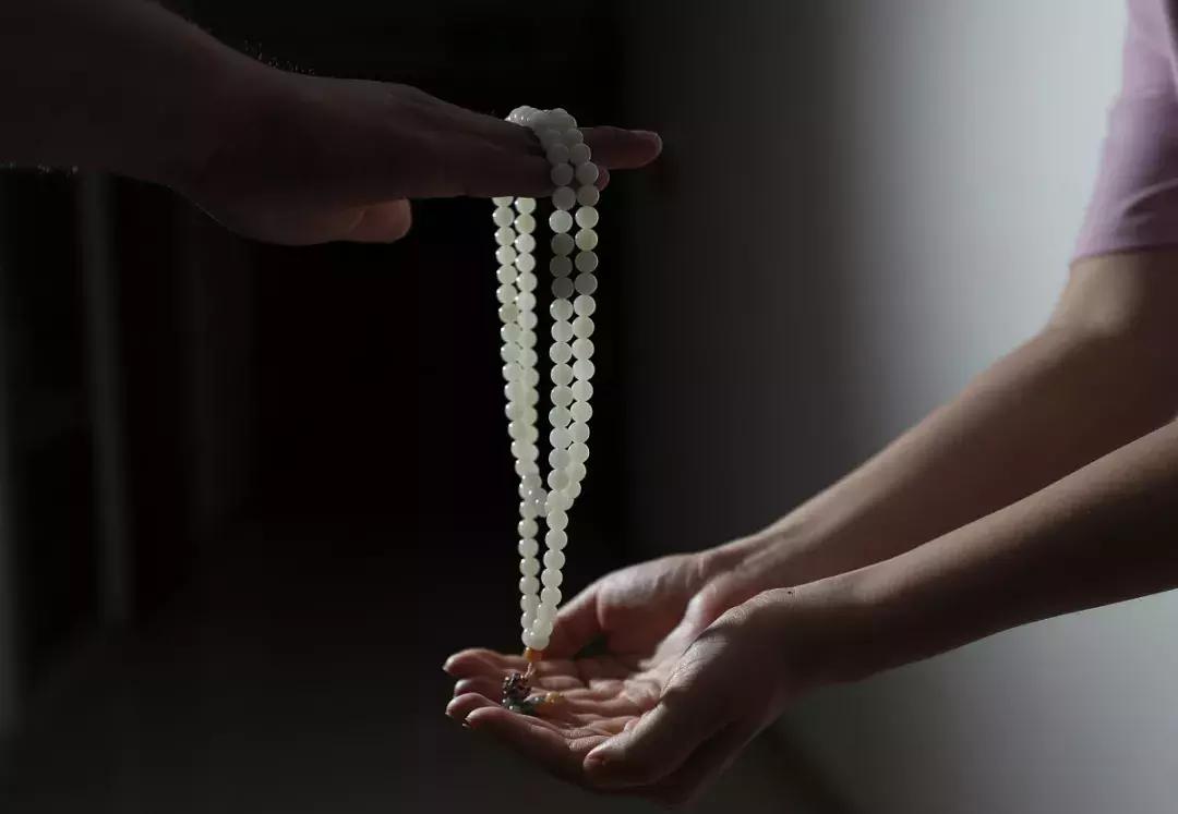 #芜检君分享#直播做法事、网售“开光”法器……揭秘电脑另一端的半仙