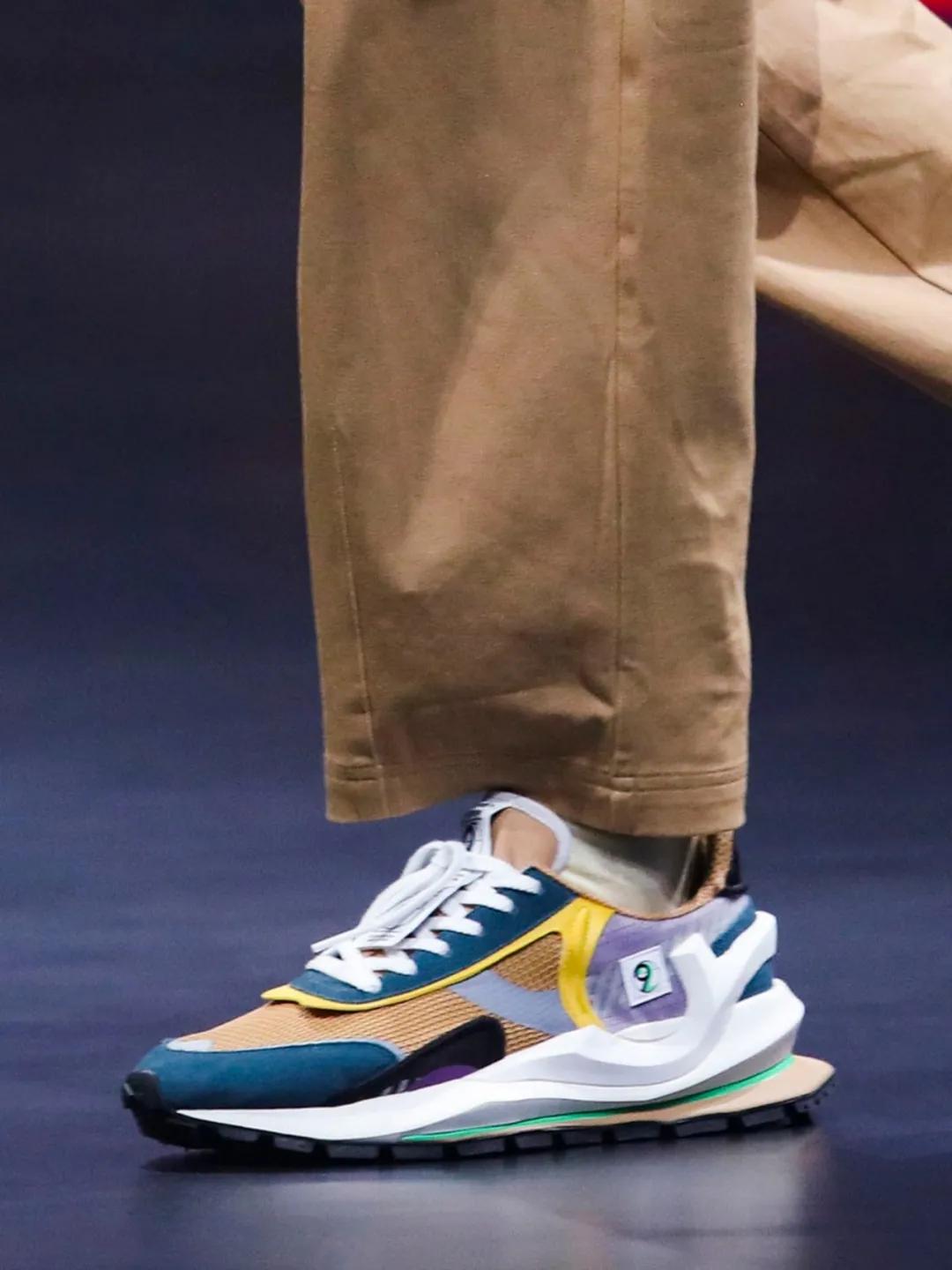 李宁时装周2018什么系列,李宁时装周帽子惹争议