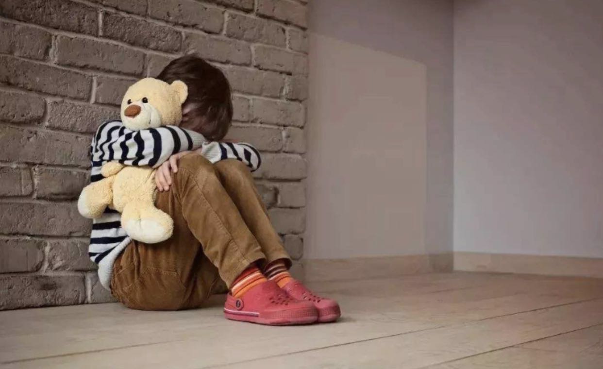 福建学校教师节老师被停职,温州一老师要求教师节被停职