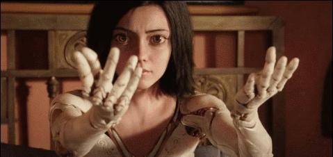 真实版“战斗天使”阿丽塔：13岁机械臂美少女，励志到哭！