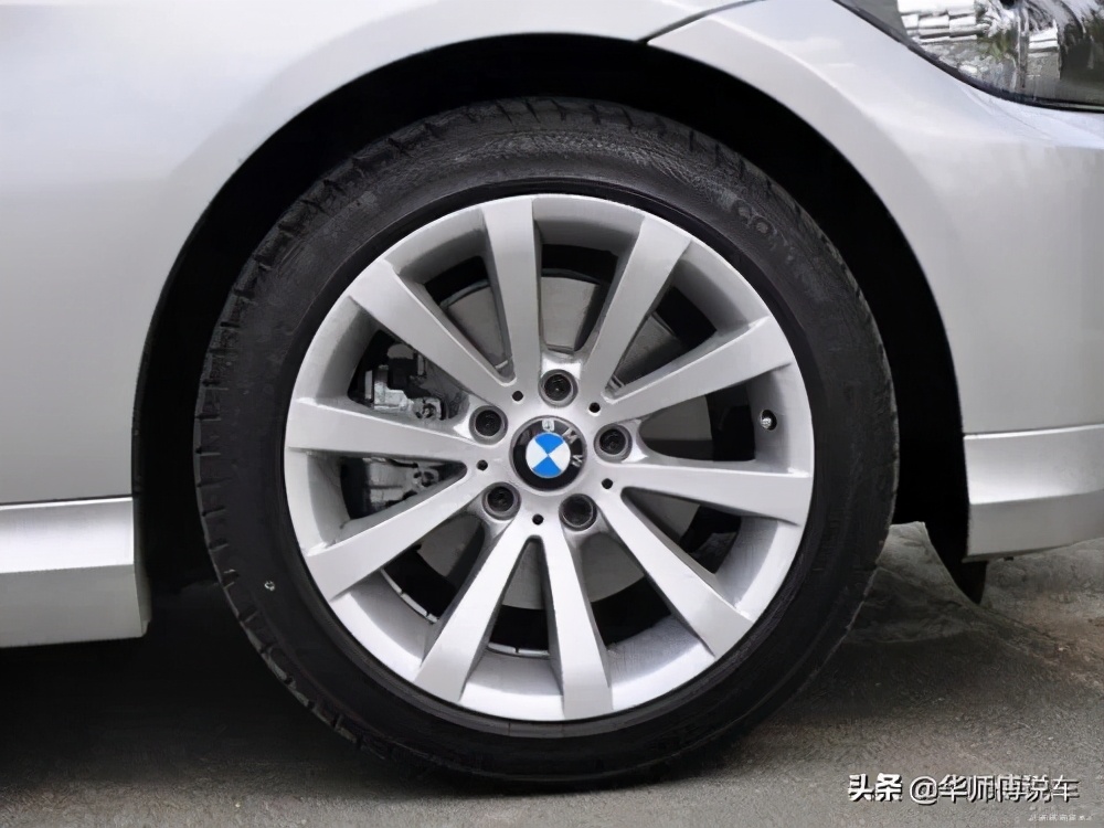 胎压警示灯亮了但是轮胎没有问题,胎压低警示灯亮了是扎胎了吗