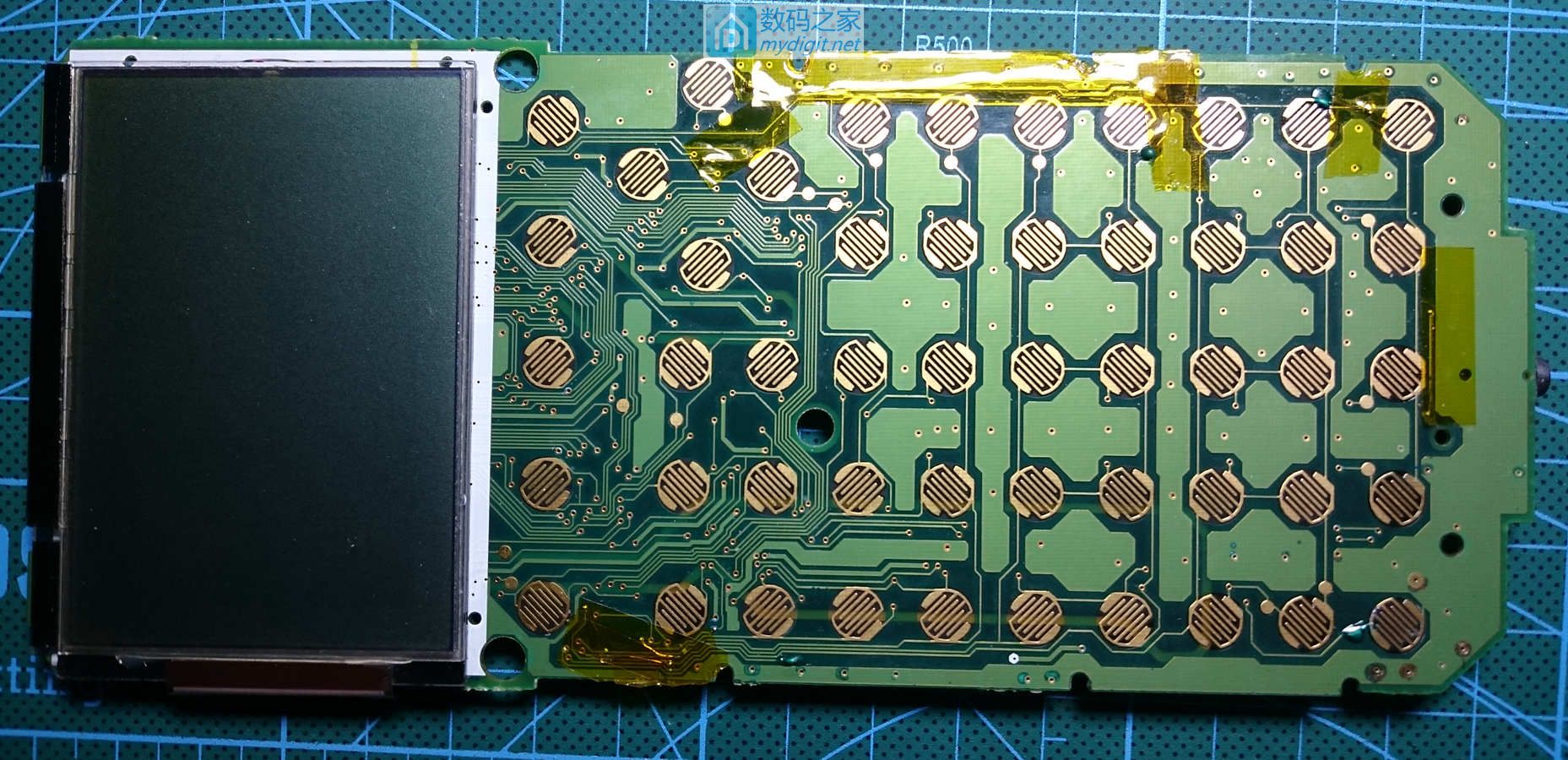 技术大佬秀操作！德州仪器TI-89图形计算器拆机维修及CPU超频