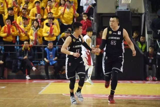 国足0比2不敌韩国；奇才险胜尼克斯；黄蜂VS国王；丁俊晖险胜